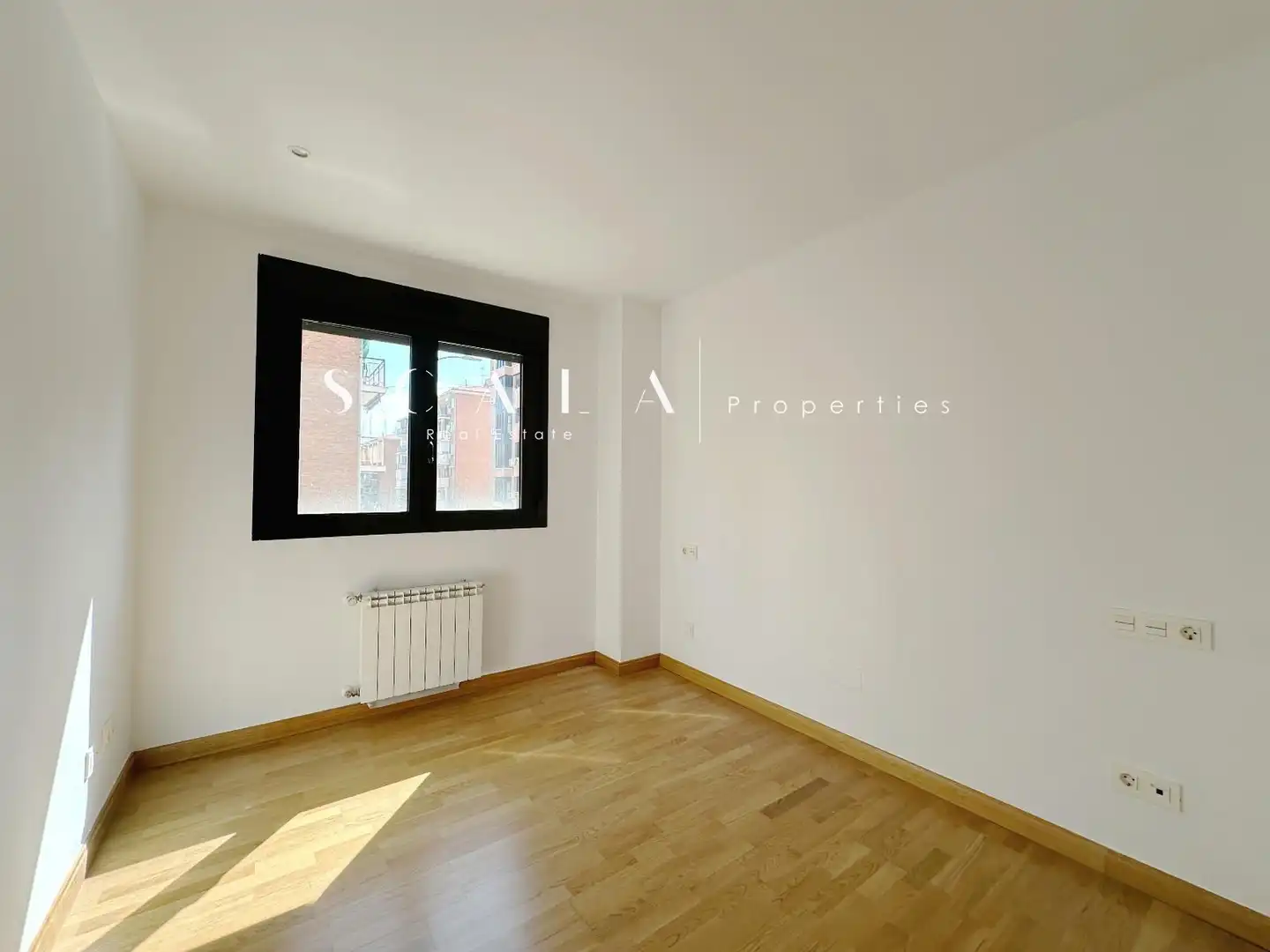 Schlafzimmer von Wohnung zur Miete in Madrid mit Klimaanlage, Heizung und Parkett