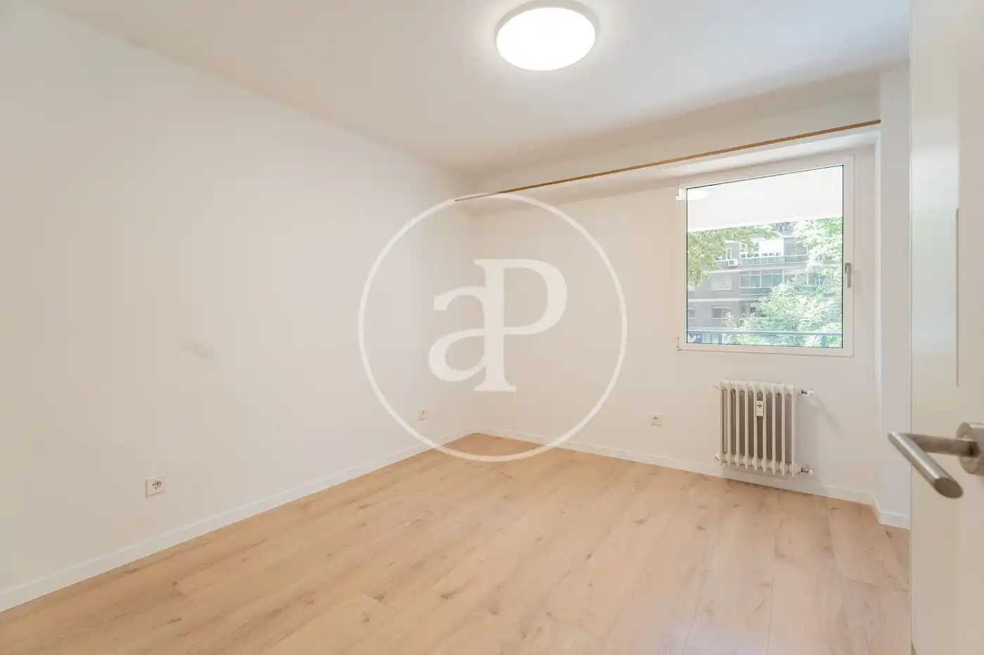 Habitación de Piso en venta en Madrid con Aire acondicionado, Calefacción y Jardín privado