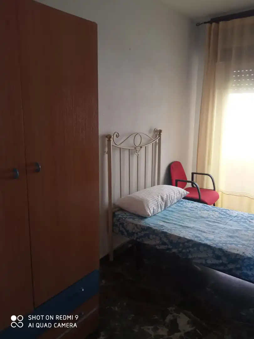 Bedroom of Flat for rent in Granada  with Heating, Terrace and Furnished