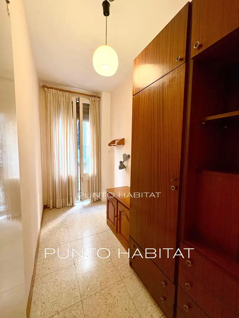 Bedroom of Flat for sale in Barcelona  with Air Conditioner, Heating and Parquet flooring