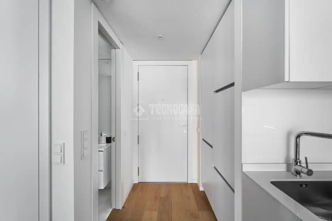 Study for rent in Madrid  with Air Conditioner, Heating and Terrace