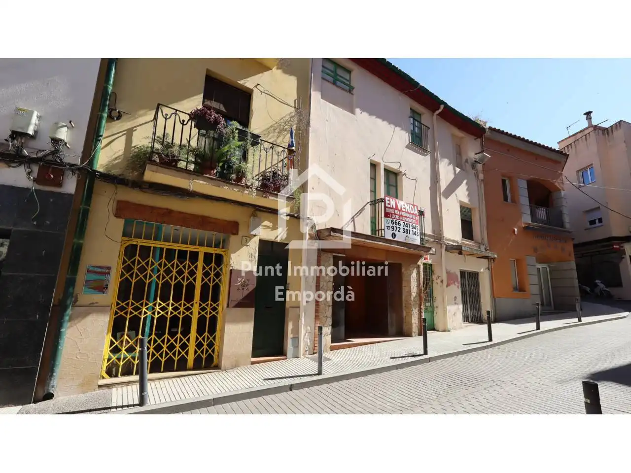 Vista exterior de Edificio en venta en Llançà
