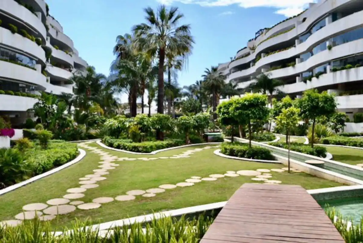 Ground floor for sale in Playa Bajadilla - Puertos