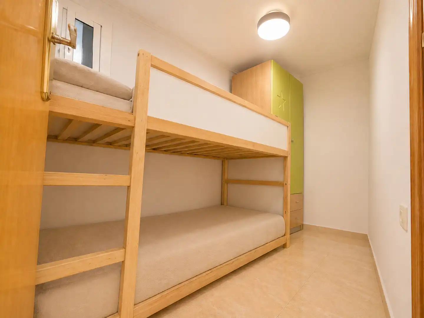 Bedroom of Flat for sale in Santa Coloma de Gramenet  with Air Conditioner, Heating and Washing machine