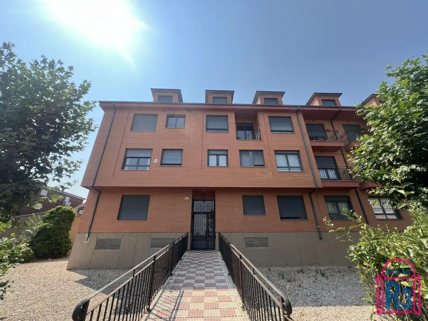 Vista exterior de Apartament en venda en Villaquilambre amb Calefacció, Terrassa i Traster