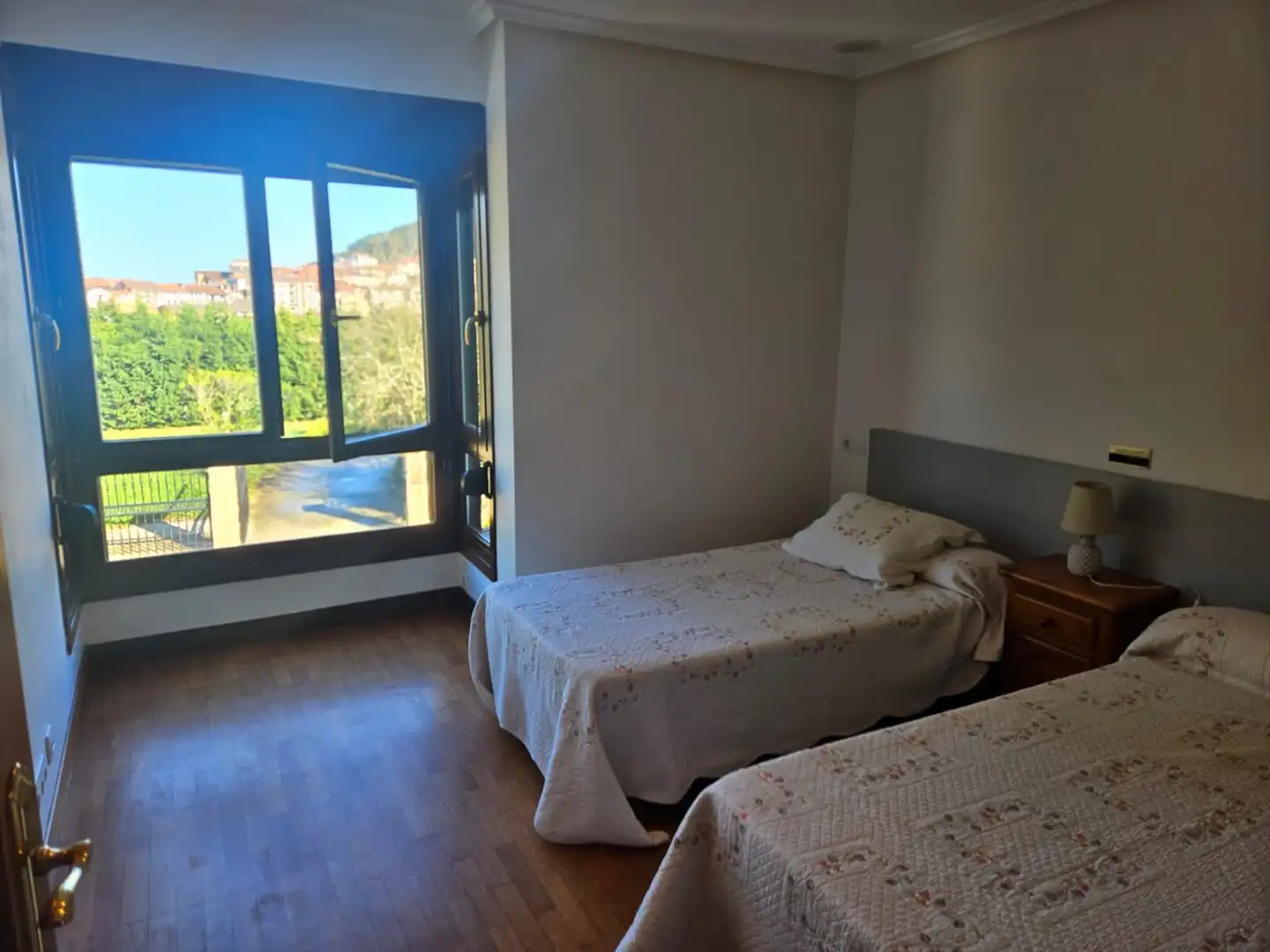 Schlafzimmer von Einfamilien-Reihenhaus zum Verkauf in Aia mit Heizung, Privatgarten und Terrasse