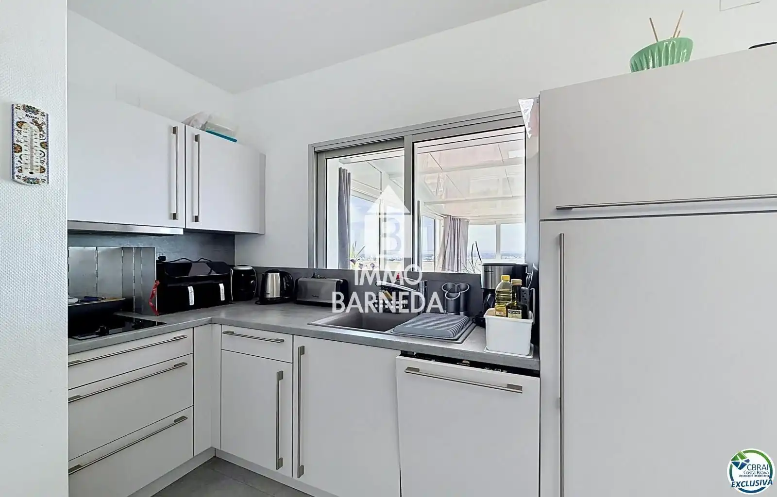 Kitchen of Flat for sale in Roses  with Heating, Terrace and Swimming Pool