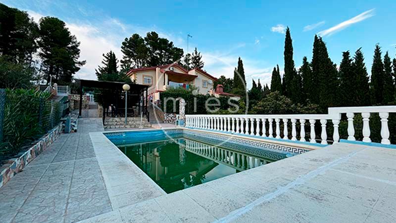 Vista exterior de Casa o chalet en venta en Turís con Calefacción, Jardín privado y Terraza