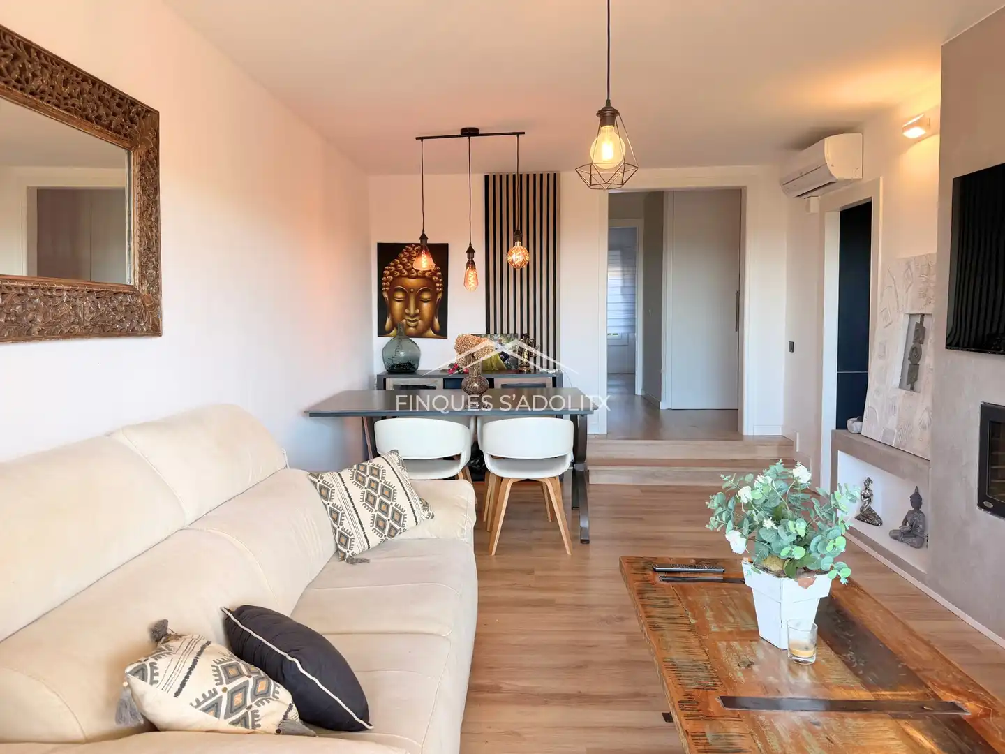 Sala d'estar de Planta baixa en venda en Castell d'Aro, Platja d'Aro i s'Agaró amb Aire condicionat, Calefacció i Jardí privat