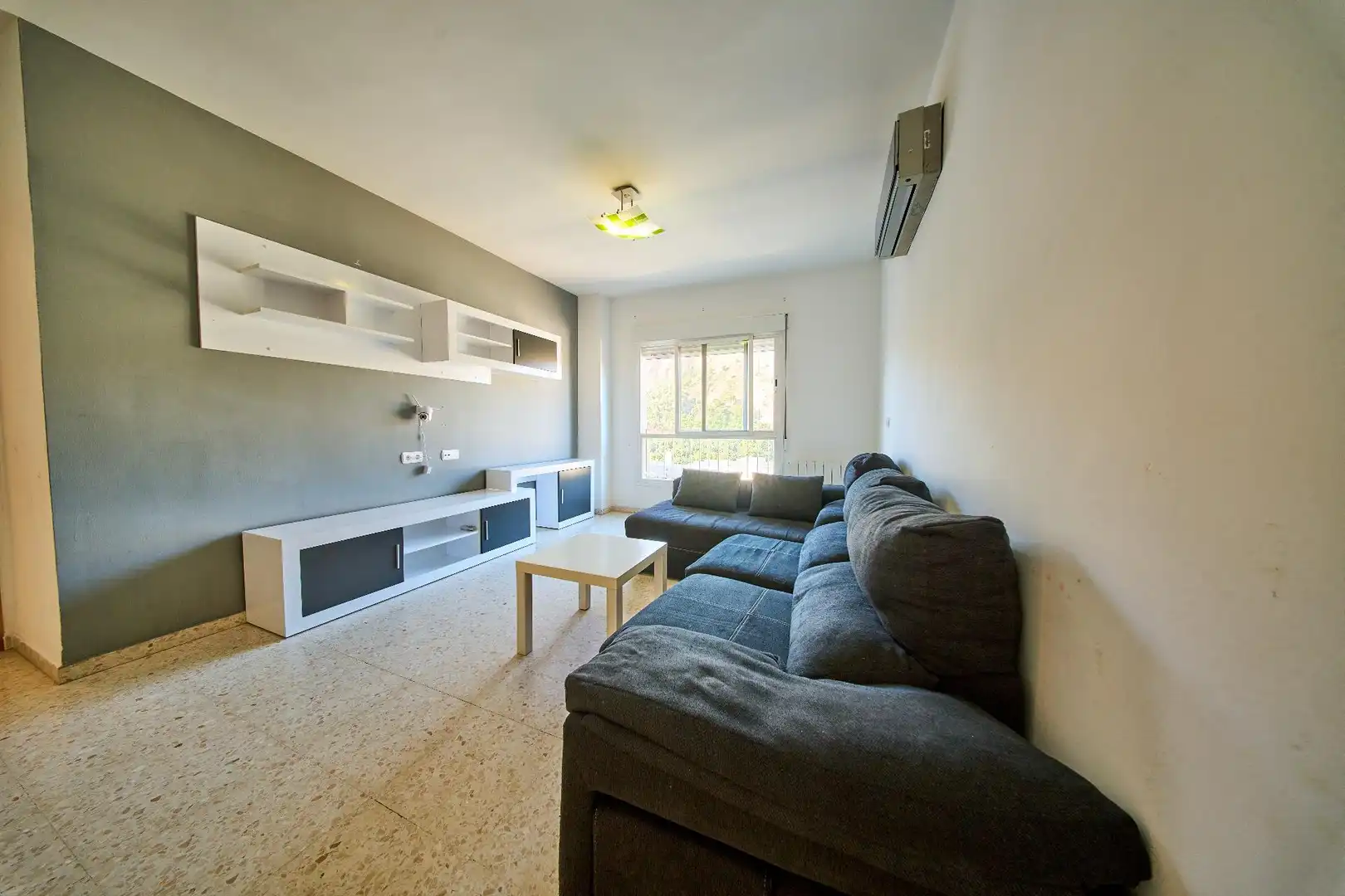 Sala de estar de Piso en venta en Granada con Aire acondicionado, Calefacción y Trastero