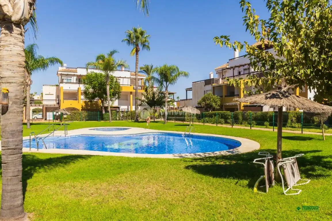 Flat with pool for sale in Lomas del Mar
