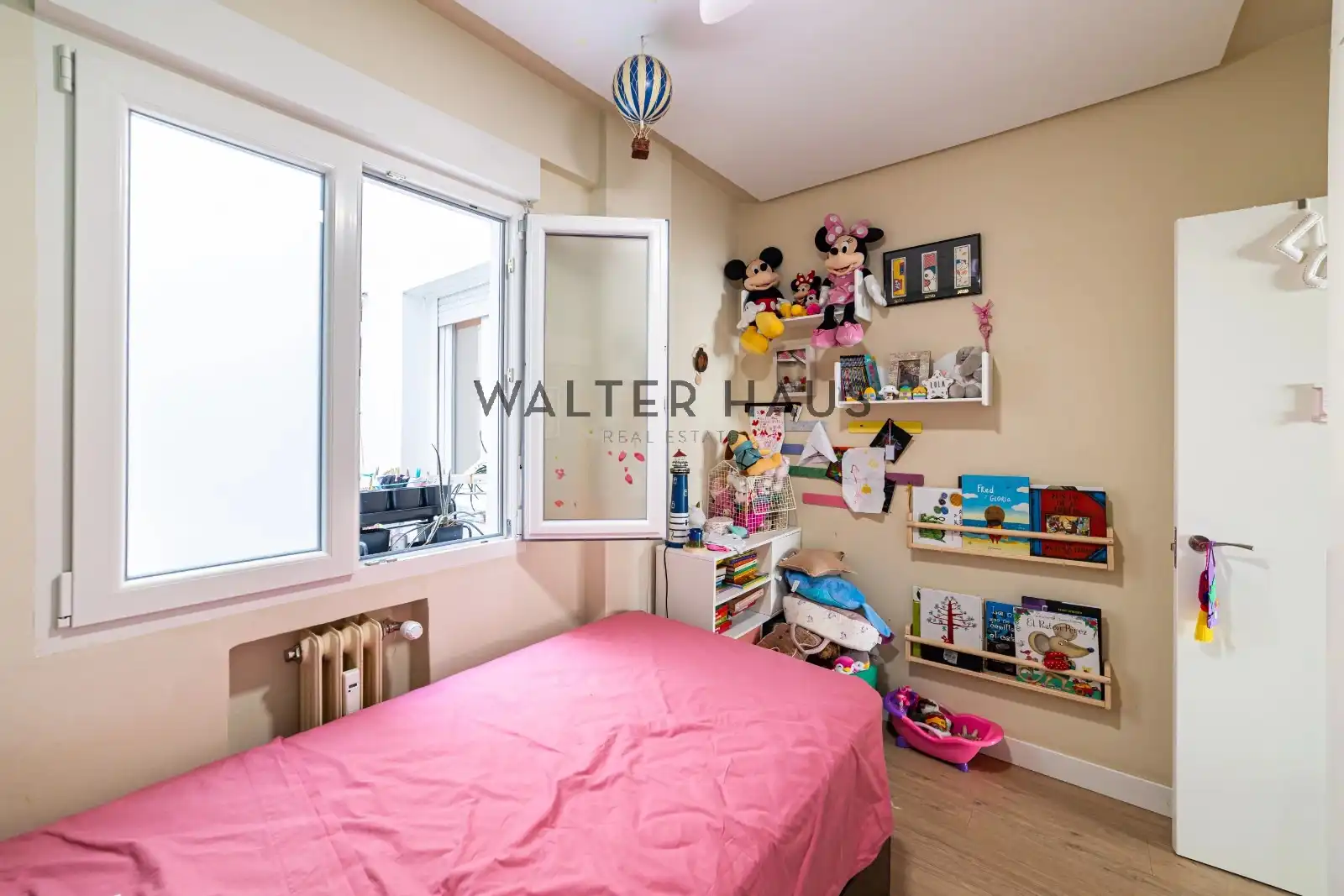 Bedroom of Flat for sale in Madrid  with Heating and Storage room