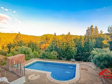 Casa rústica amb piscina en venda a Periurbano Oeste - Sierra