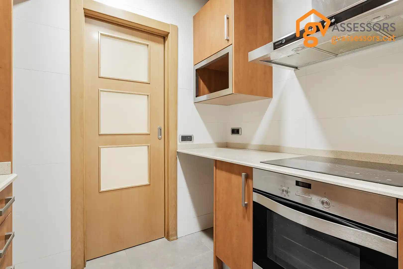 Küche von Wohnung zum Verkauf in Barcelona mit Klimaanlage, Heizung und Parkett