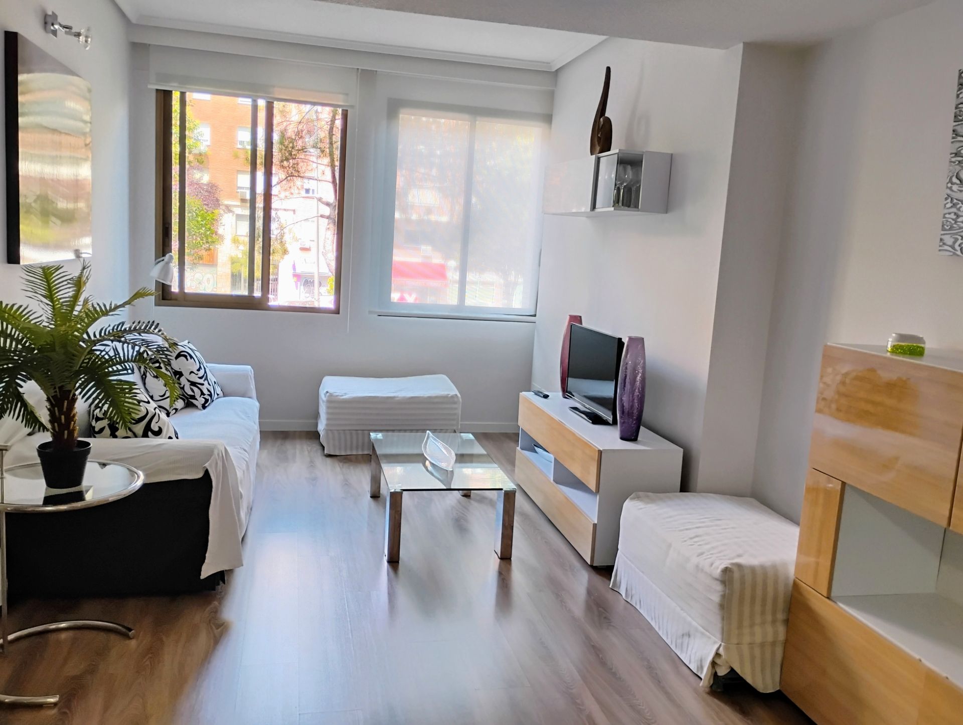 Sala d'estar de Apartament de lloguer en  Madrid Capital amb Aire condicionat, Calefacció i Parquet