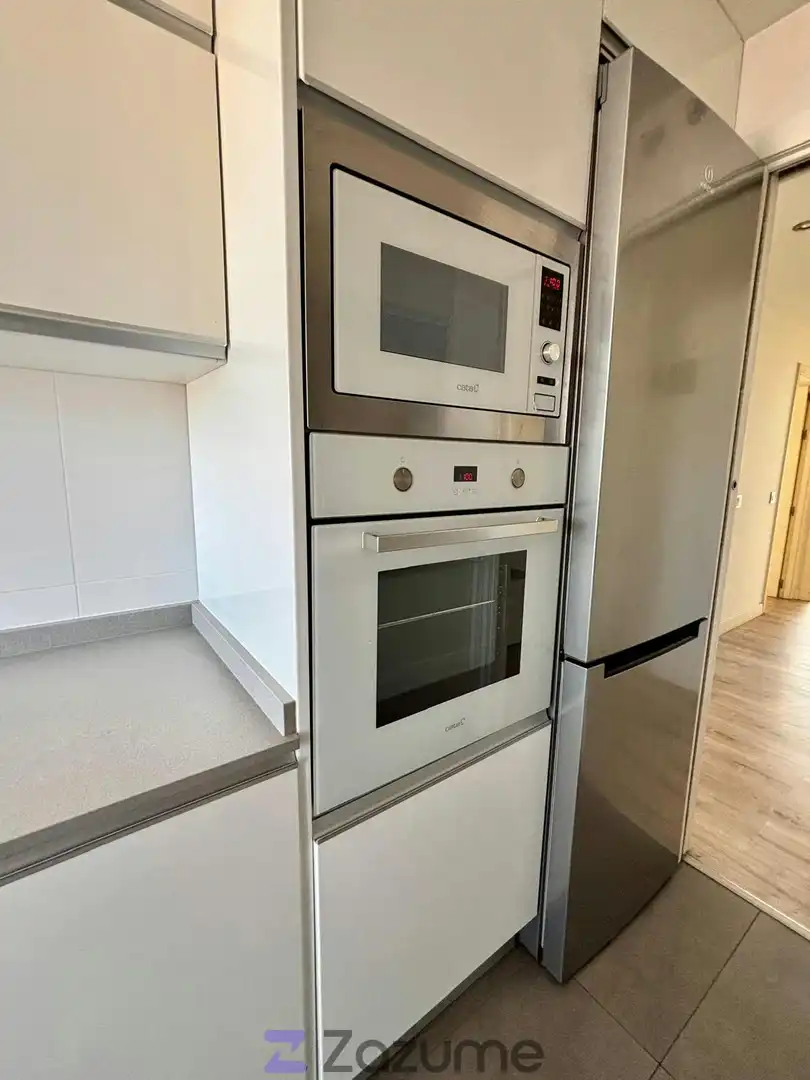 Cuina de Pis de lloguer en Madrid amb Aire condicionat, Calefacció i Terrassa