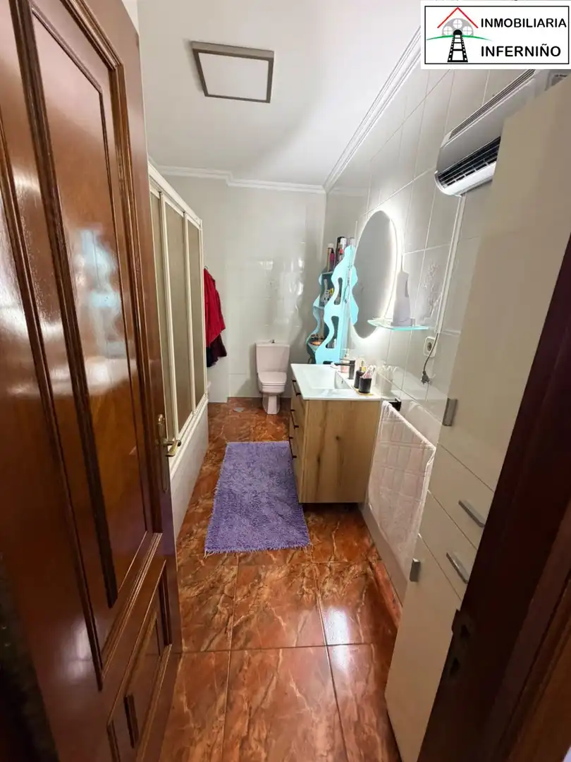Bathroom of Flat for sale in A Malata - Catabois - Ciudad Jardín