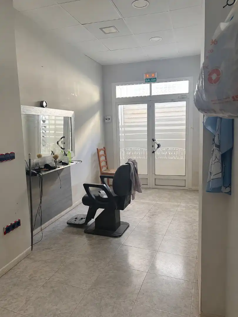 Einfamilien-Reihenhaus zum Verkauf in Valencia mit Klimaanlage, Terrasse und Abstellraum