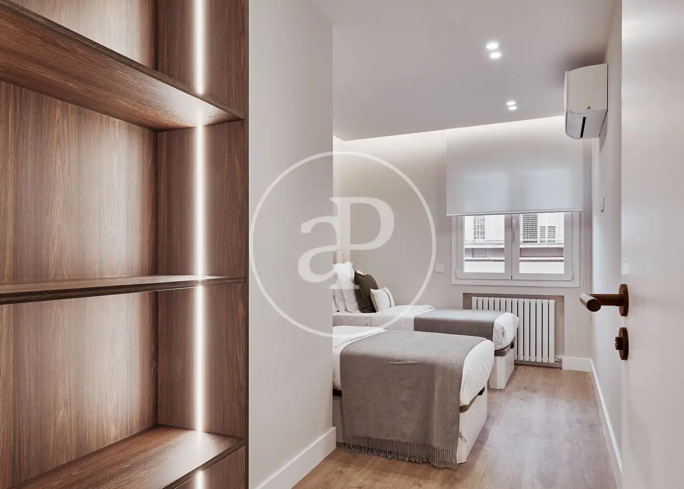 Bedroom of Flat for sale in Madrid  with Air Conditioner, Heating and Terrace