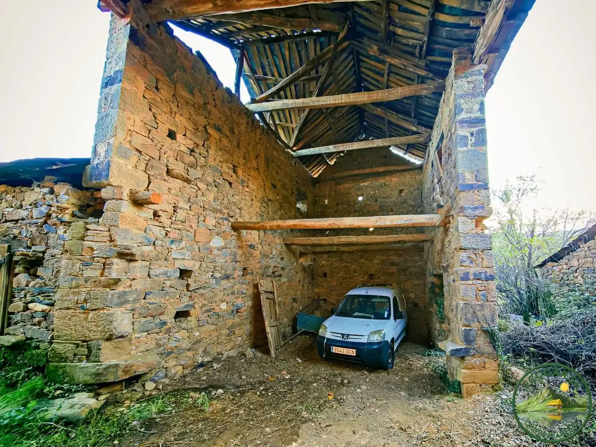 Aparcament de Casa adosada en venda en Toreno