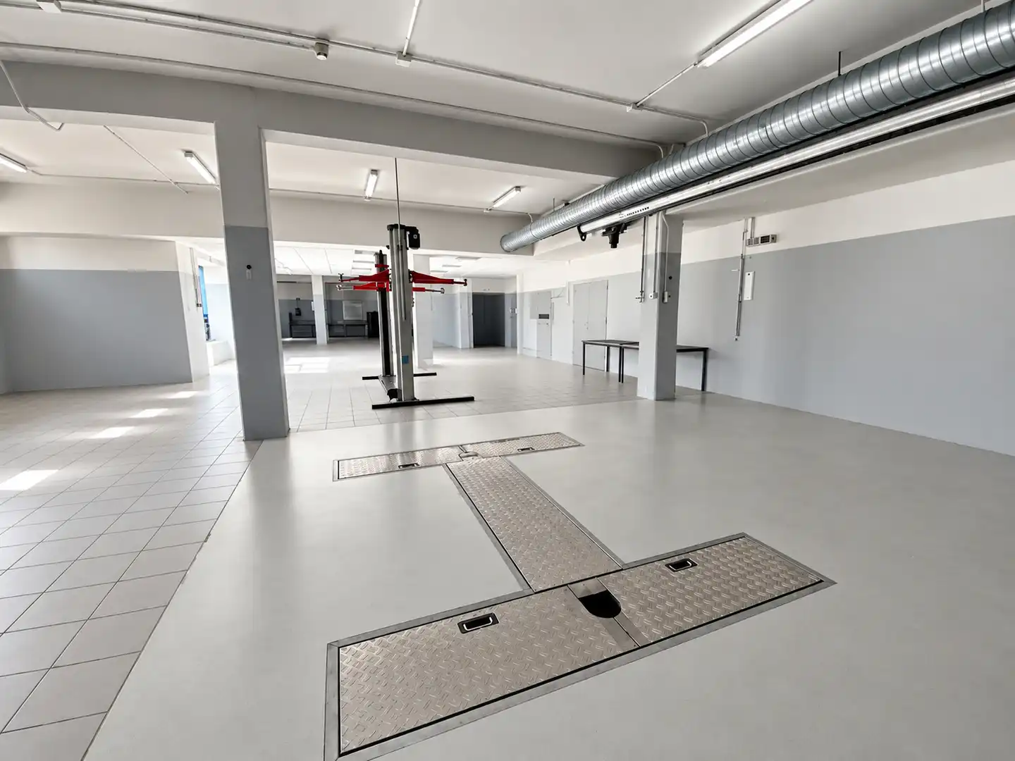 Nave industrial con ascensor en venta en Avenida de los Artesanos, imagen 4