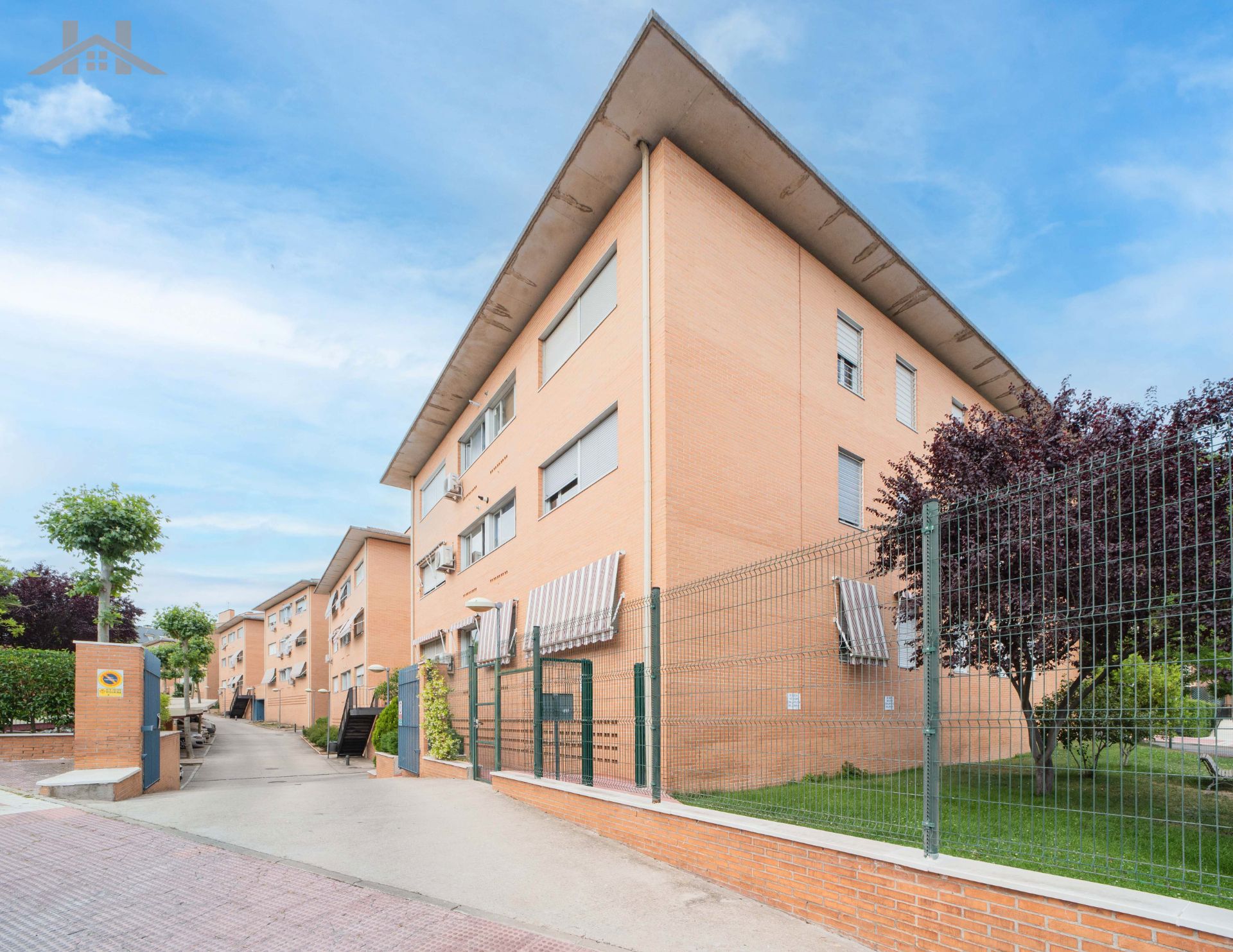 Exterior view of Flat to rent in Collado Villalba  with Heating, Storage room and Community pool