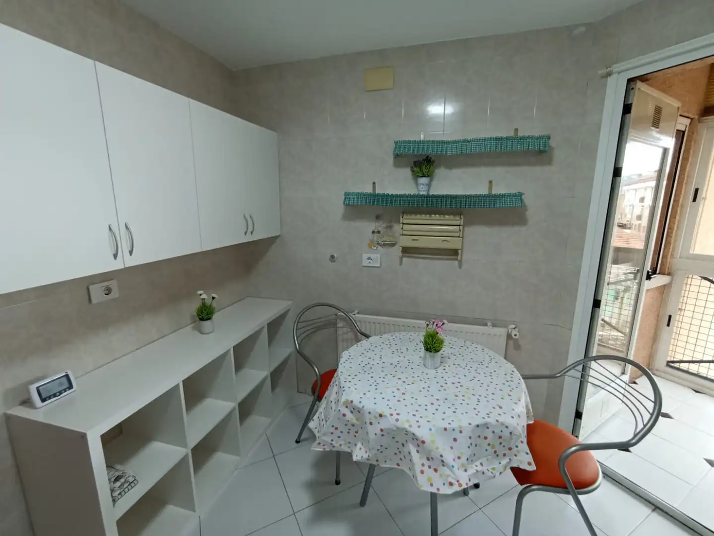 Room in Carretera de Torrelodones, 30, Casa Amarilla