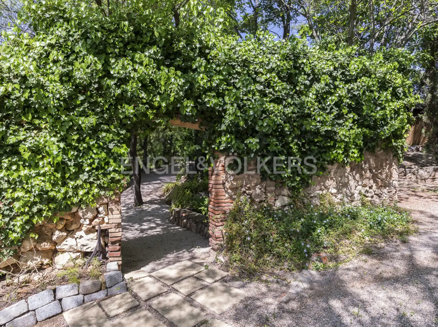 Exterior view of Buildings for sale in Gelida