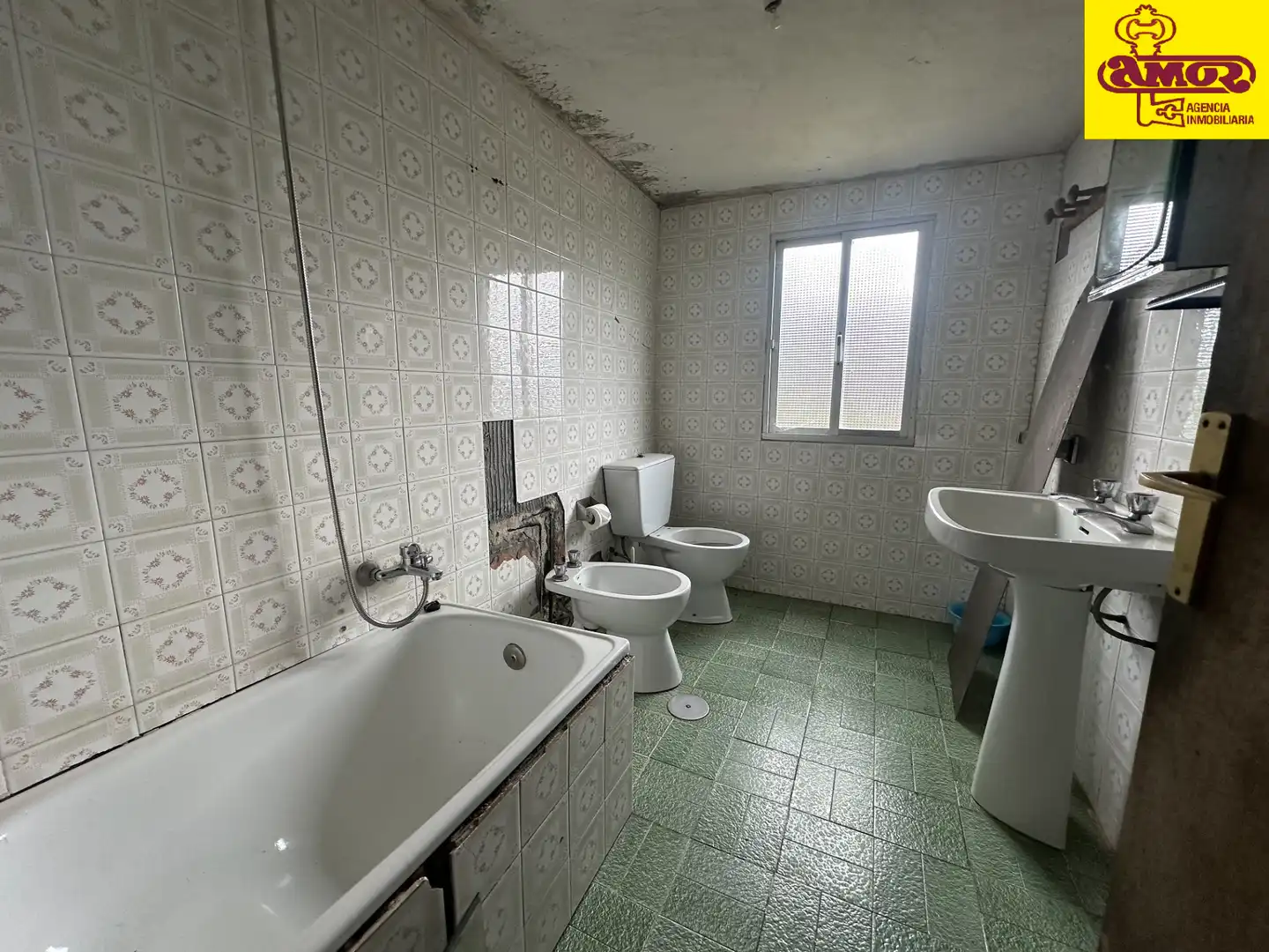 Bany de Casa o xalet en venda en Santiago de Compostela  amb Jardí privat