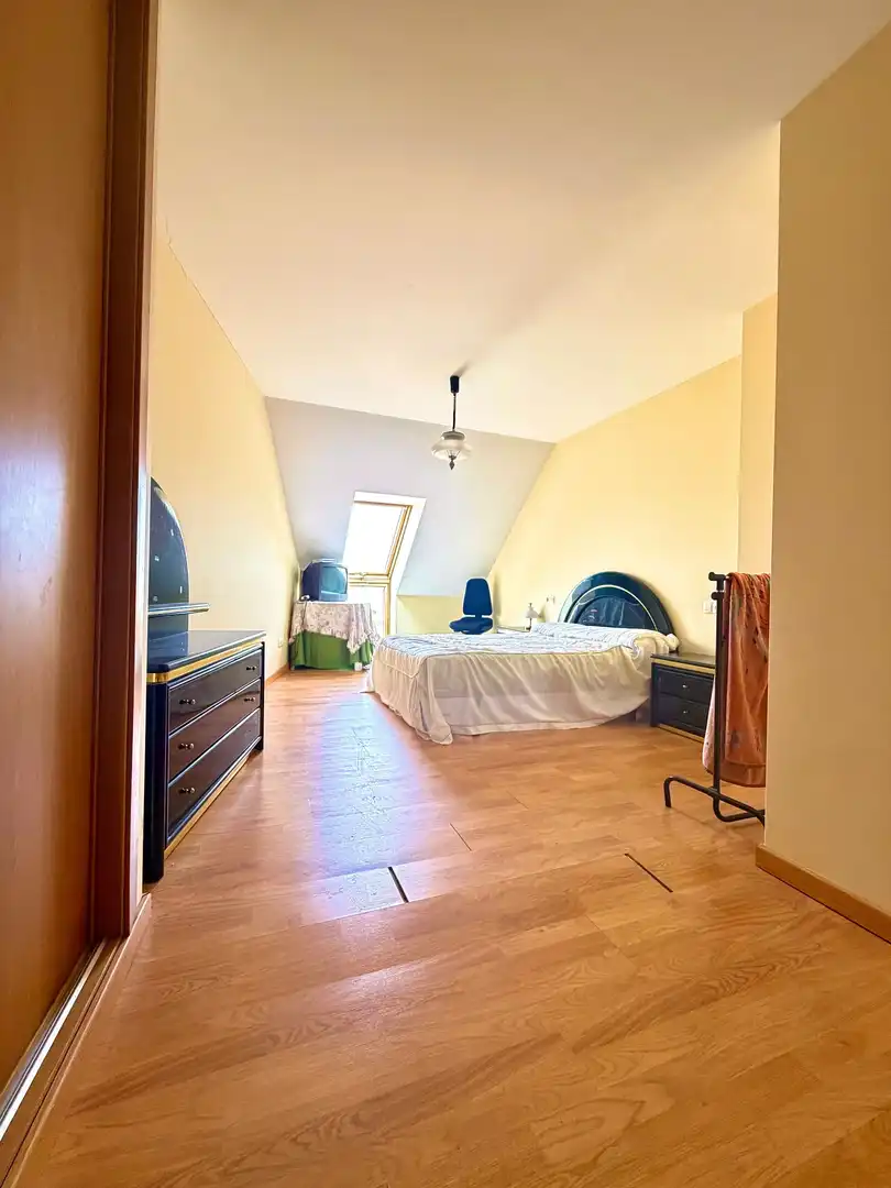 Schlafzimmer von Dachboden zum Verkauf in Malpica de Bergantiños mit Heizung und Terrasse