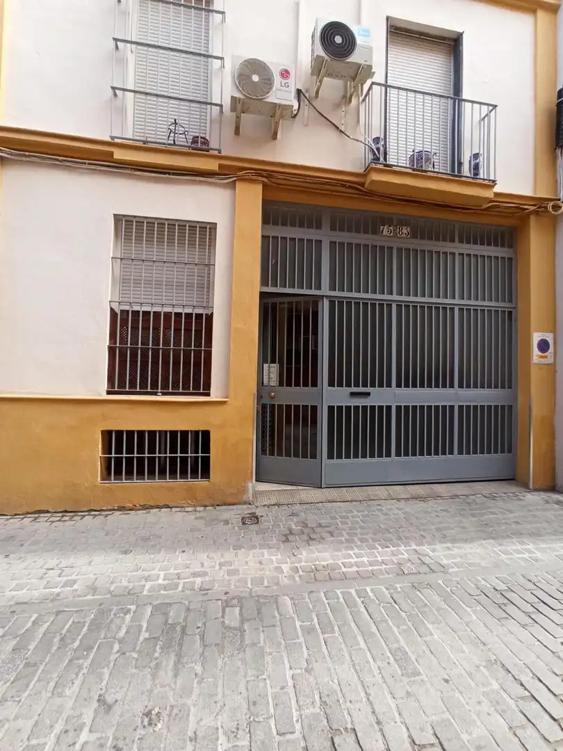 Garage for sale in Rodrigo de Triana, Triana Casco Antiguo