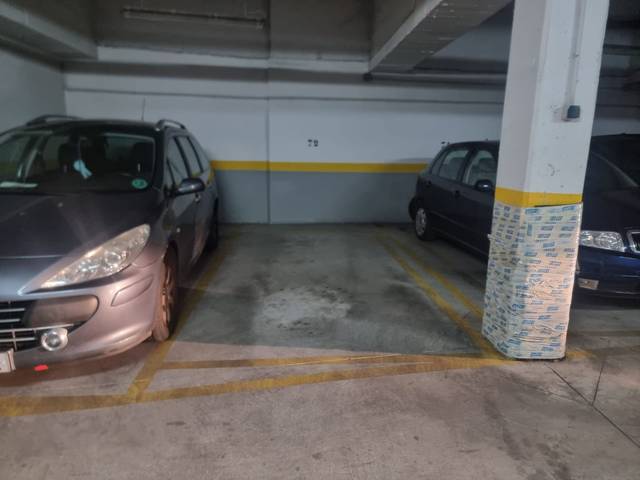 Garaje en Venta en Calle Eugenio Serrano, 12 en La Alhóndiga