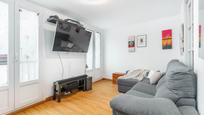 Sala d'estar de Casa o xalet en venda en Ribadesella amb Jardí privat, Terrassa i Balcó