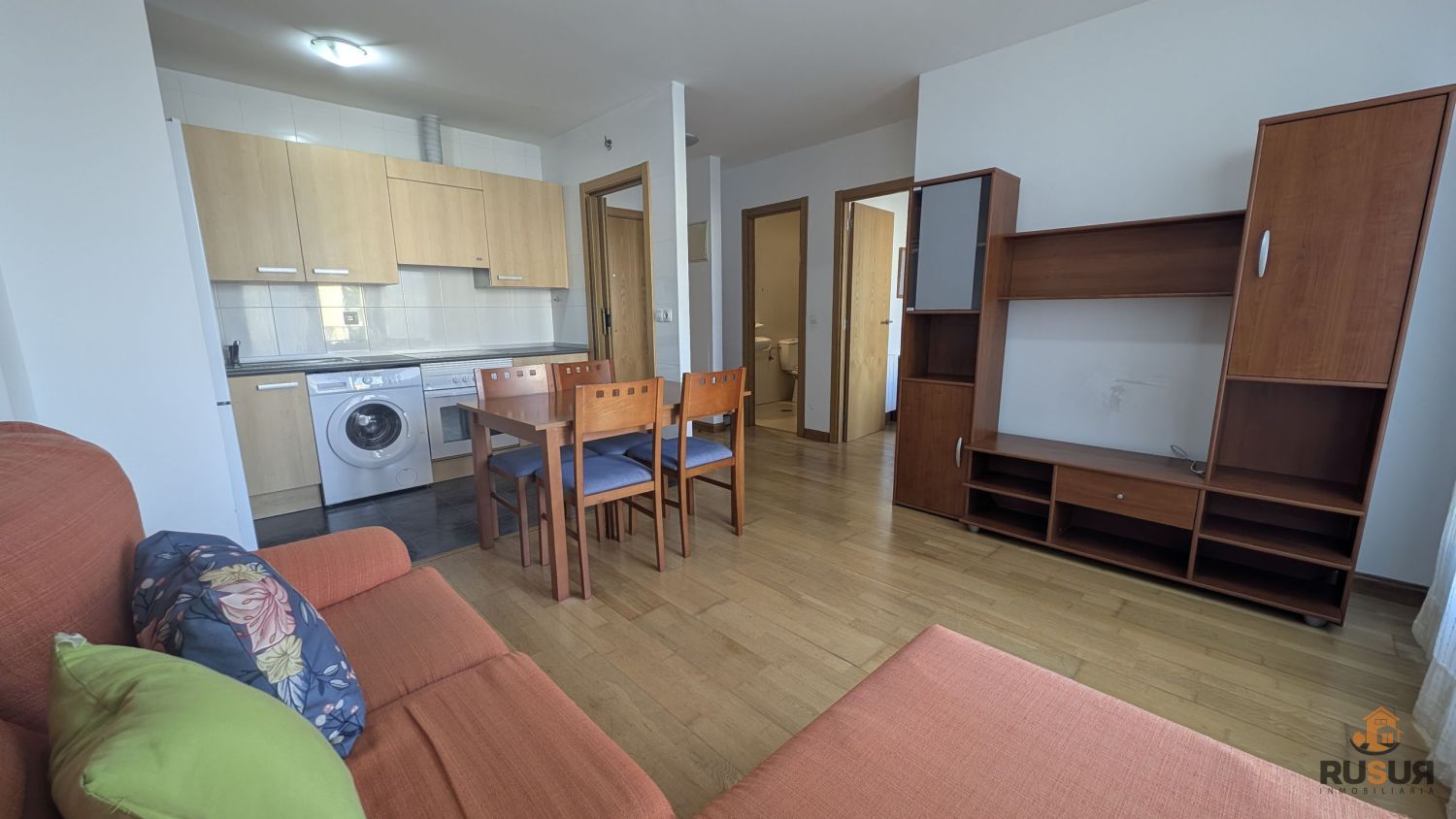 Sala d'estar de Pis de lloguer en Piélagos amb Calefacció i Moblat