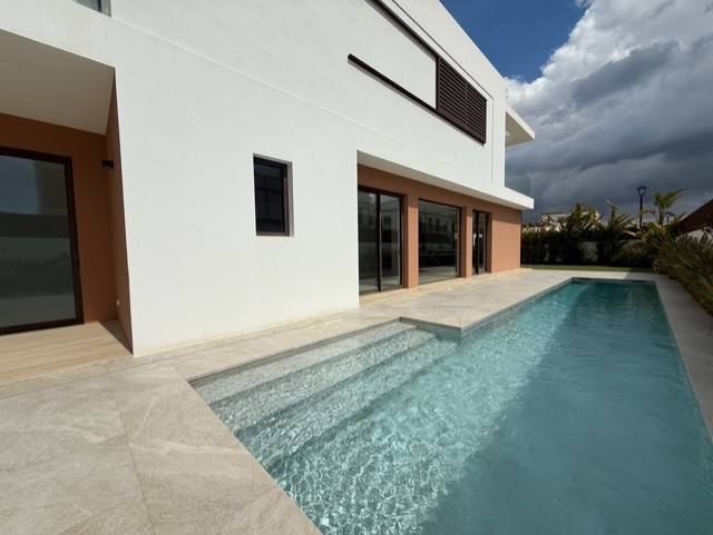 Piscina de Casa o xalet en venda en Santa Eulària des Riu amb Aire condicionat, Calefacció i Jardí privat