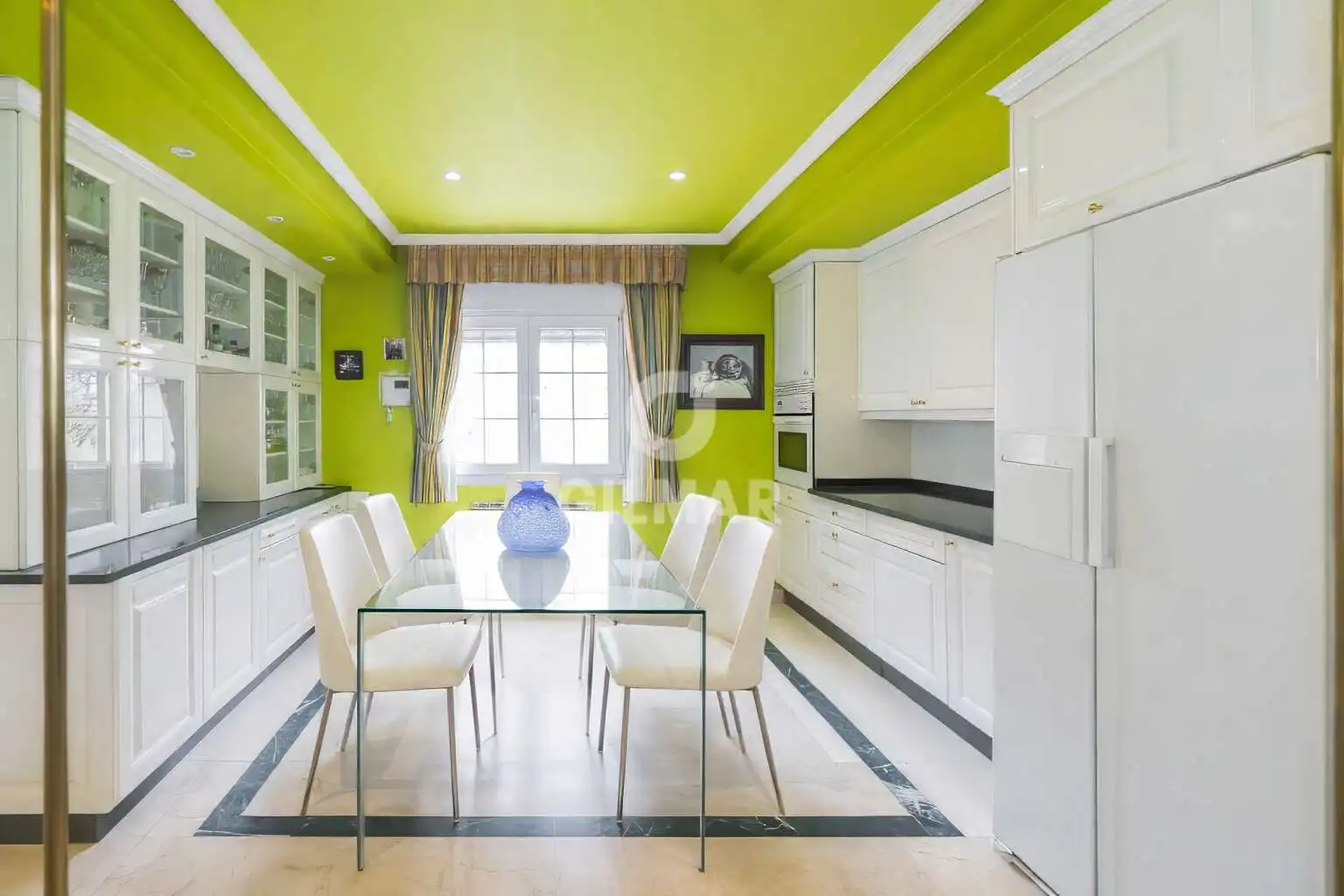 Kitchen of Houses for sale in Pozuelo de Alarcón  with Heating, Private garden and Swimming Pool