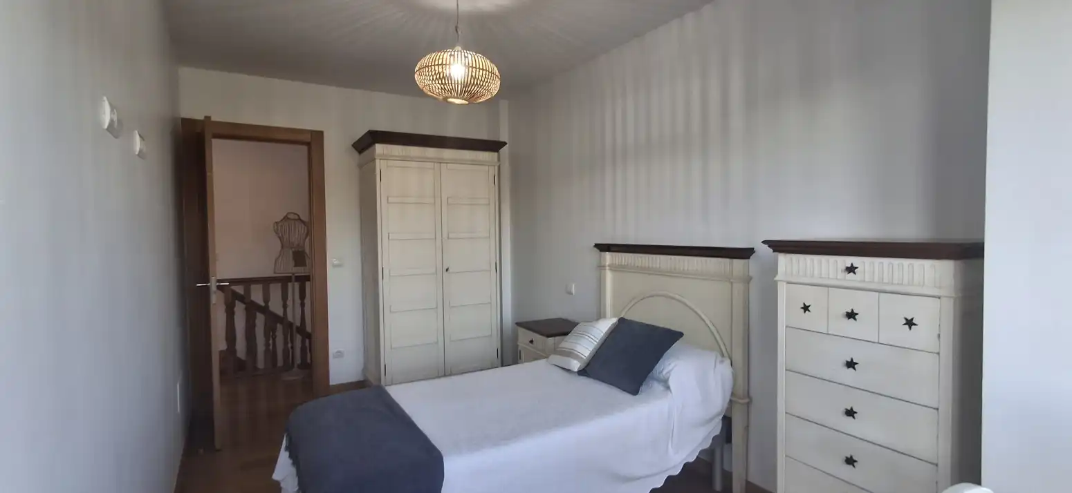 Habitación de Casa o chalet en venta en Santillana del Mar con Calefacción, Jardín privado y Parquet