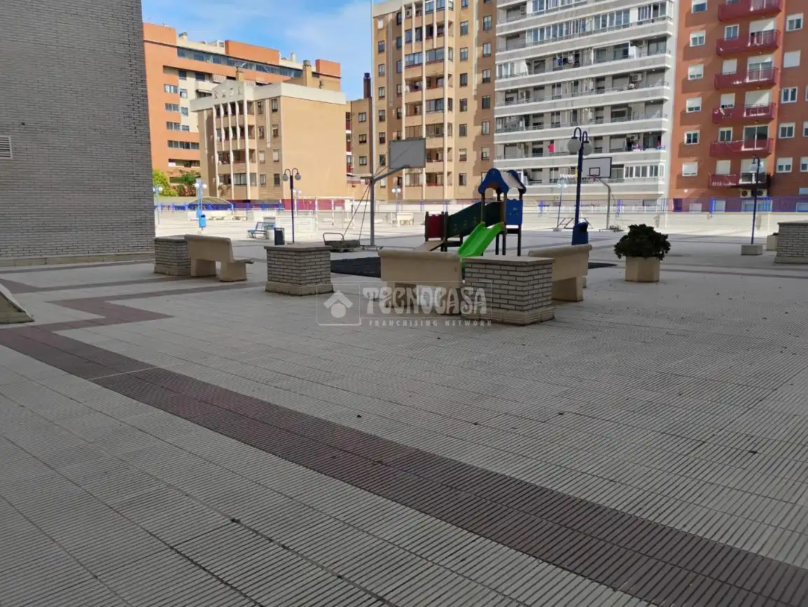 Terraza de Piso en venta en Zaragoza