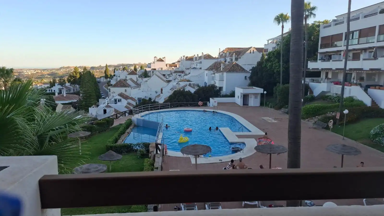 Piscina de Apartament de lloguer en Mijas amb Aire condicionat, Calefacció i Terrassa