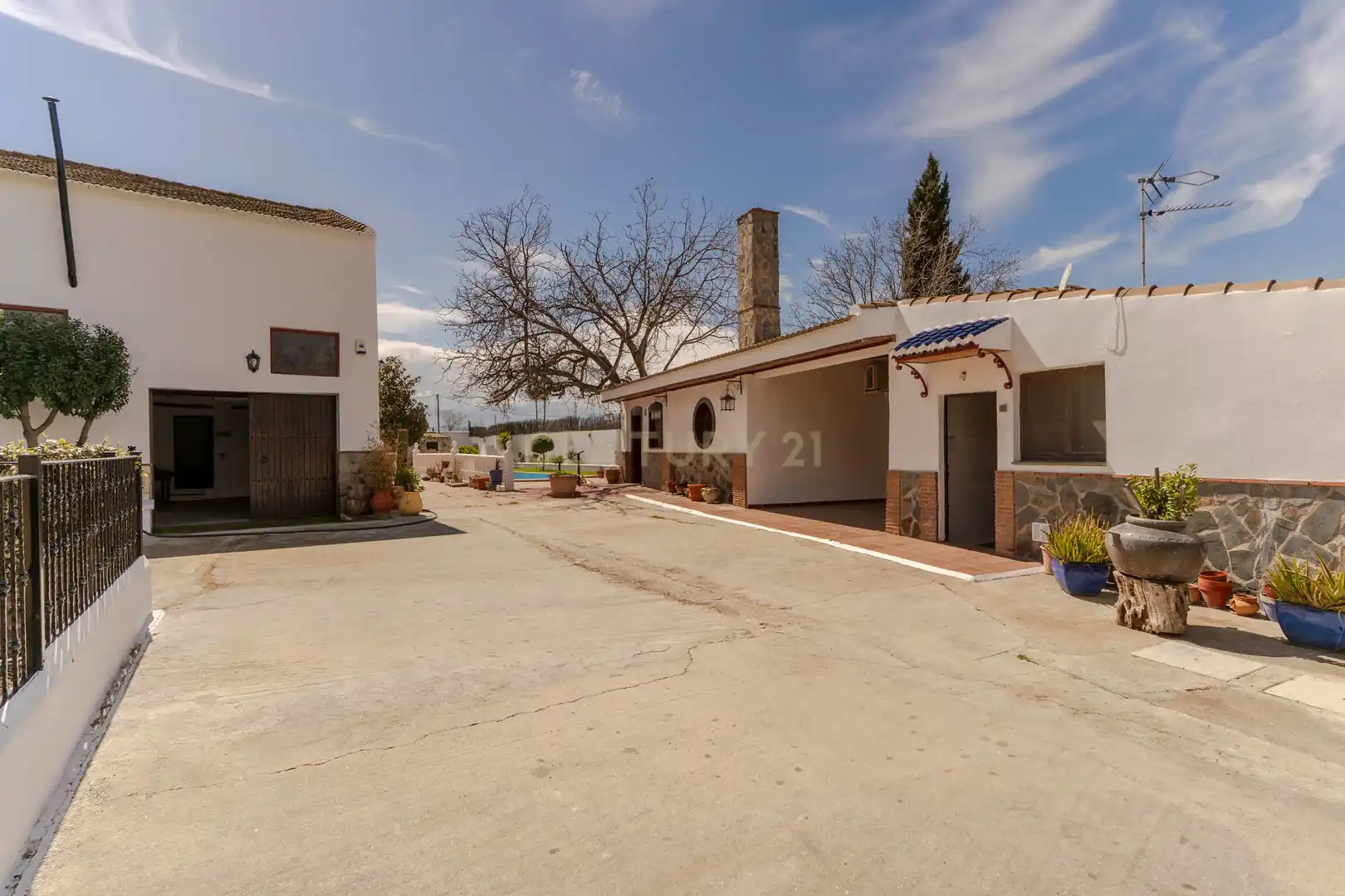 Außenansicht von Haus oder Chalet zum Verkauf in Granada mit Klimaanlage, Privatgarten und Abstellraum
