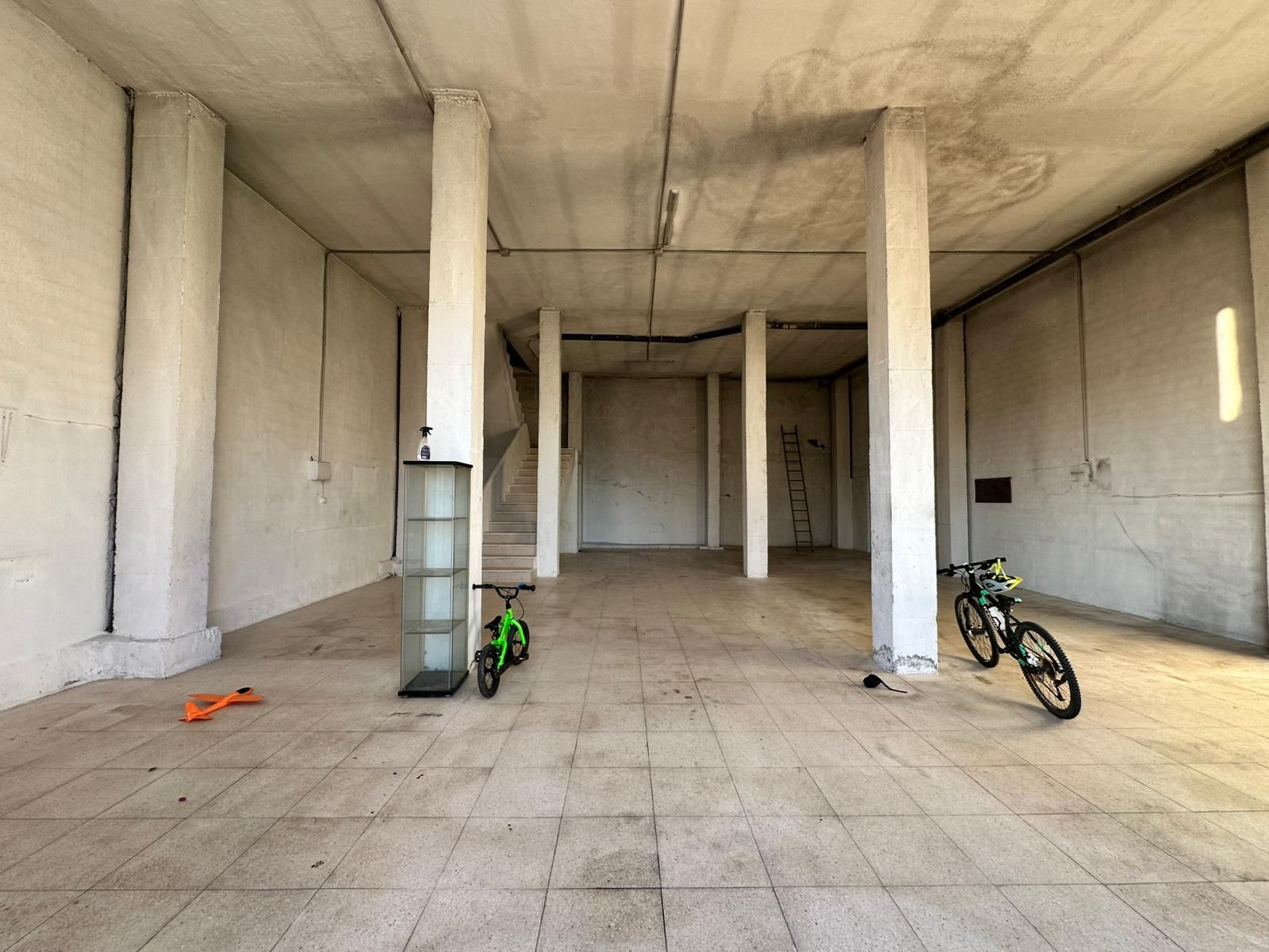 Fabrikhallen zur Miete in Vélez-Málaga