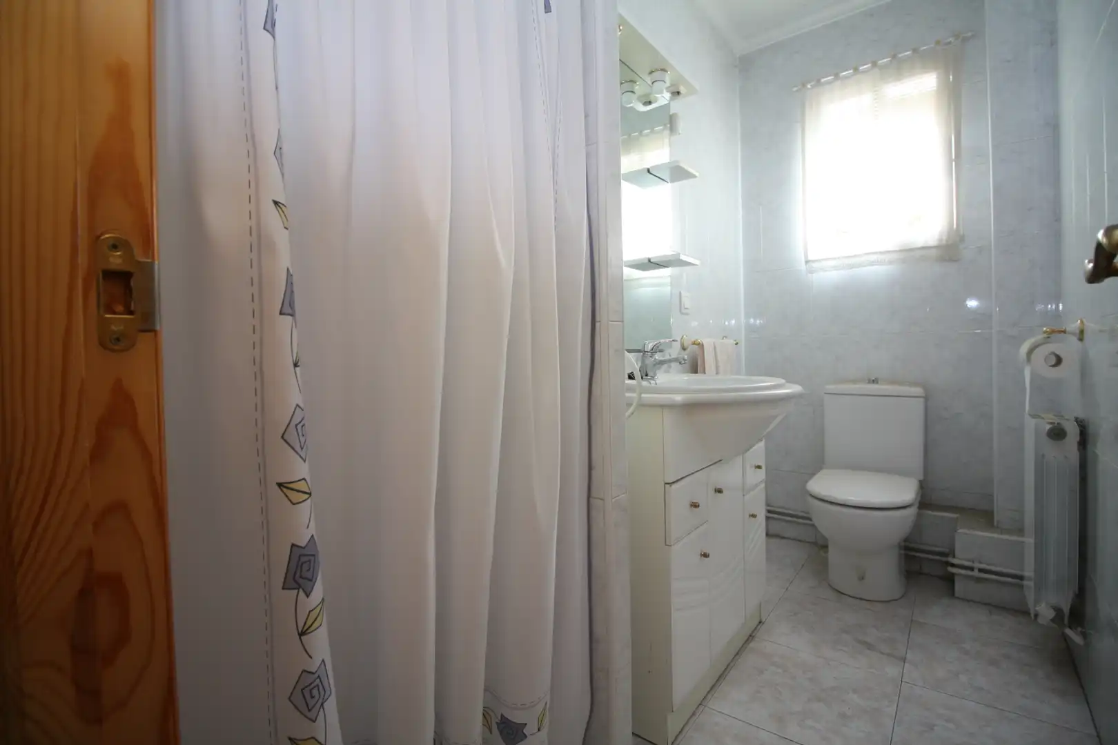Badezimmer von Wohnung zum Verkauf in Valladolid mit Heizung, Terrasse und Ofen