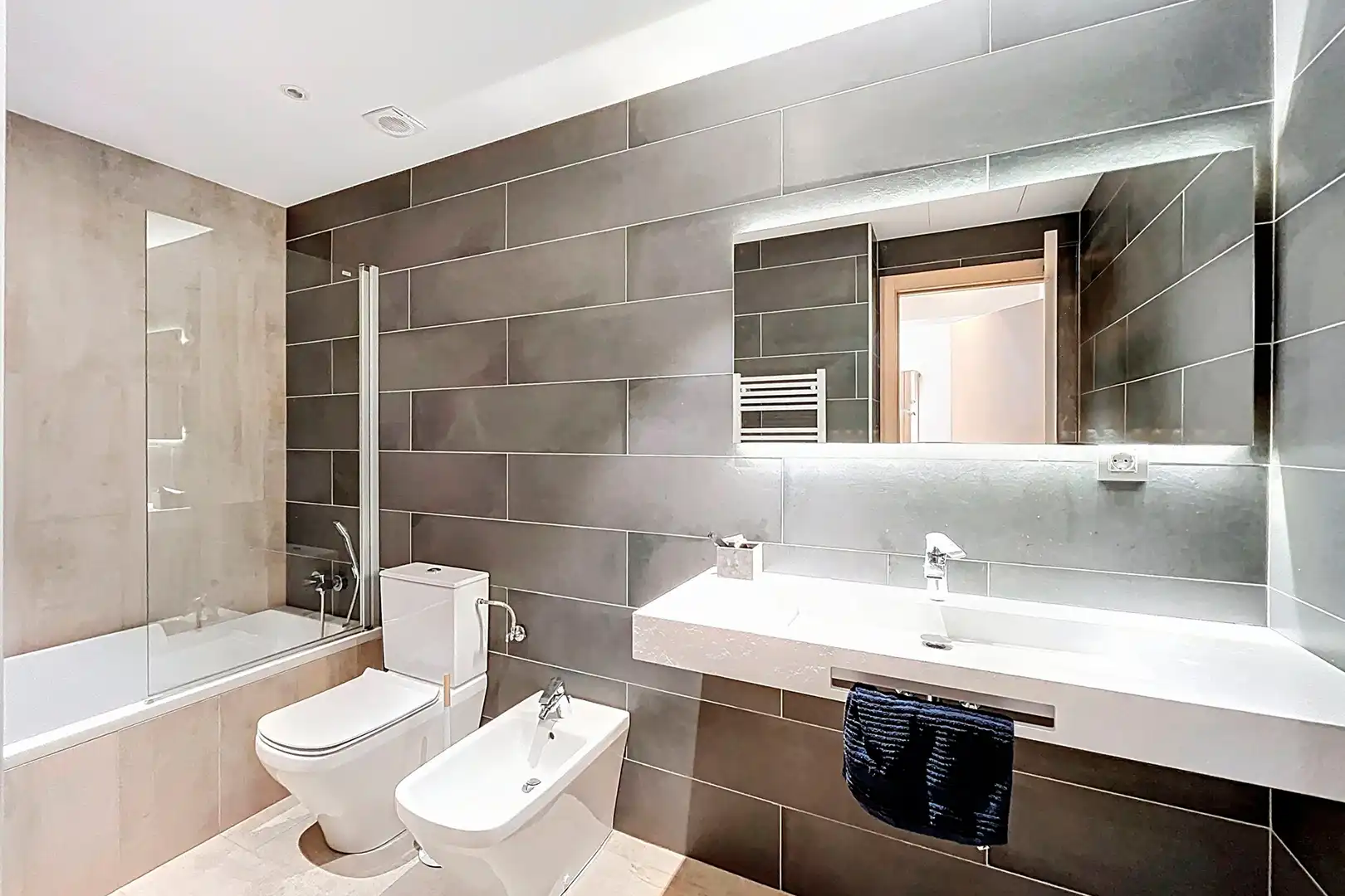 Bany de Apartament en venda en Escaldes – Engordany amb Aire condicionat, Terrassa i Traster