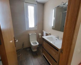 Bany de Apartament de lloguer en Marchamalo amb Calefacció i Moblat