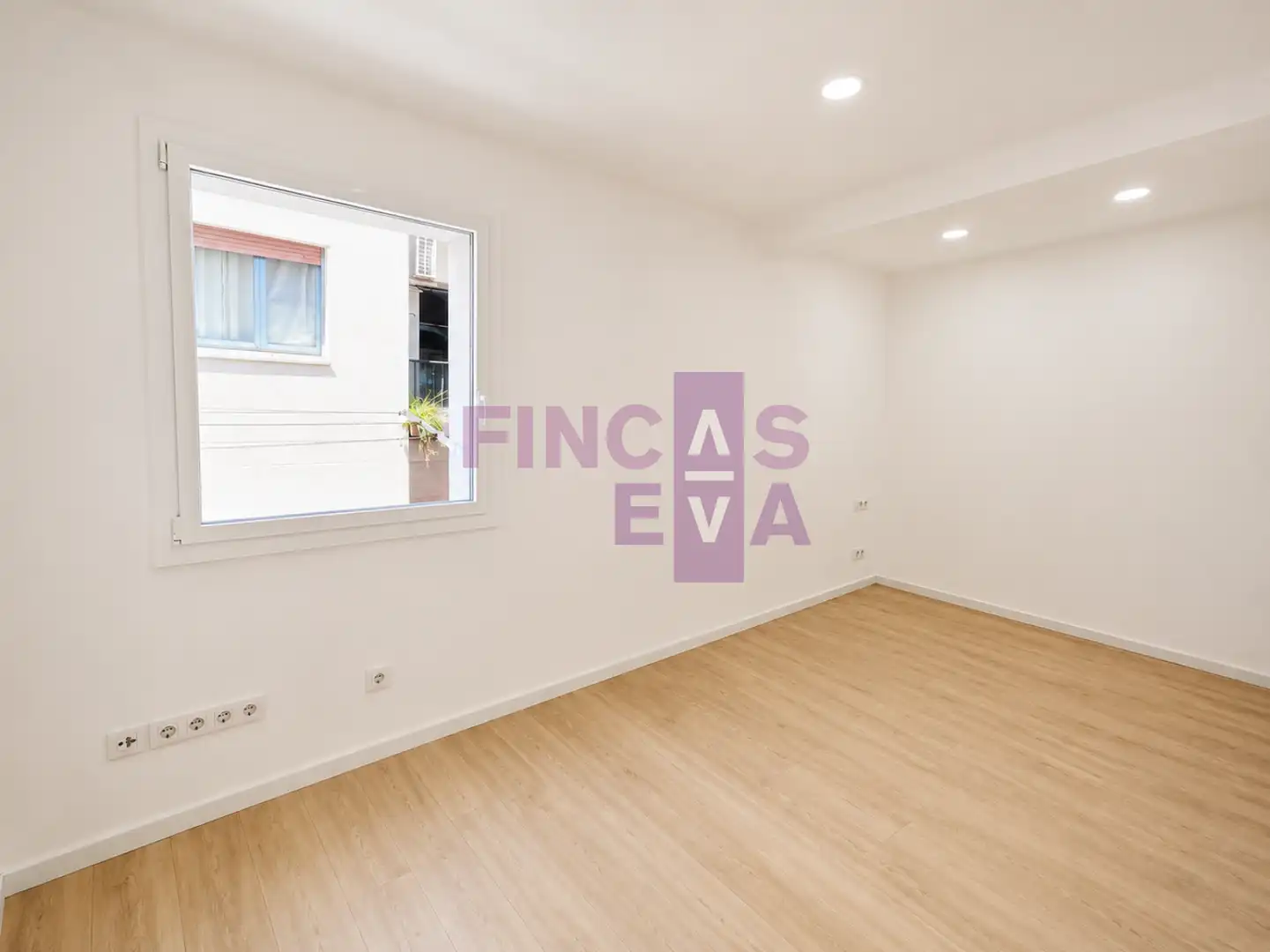 Flat for sale in Barcelona  with Parquet flooring