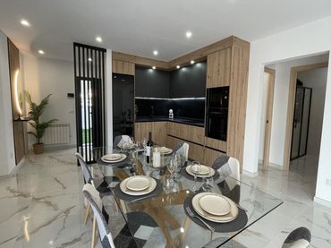 Villa mit Pool zum Verkauf in Calle Navarra