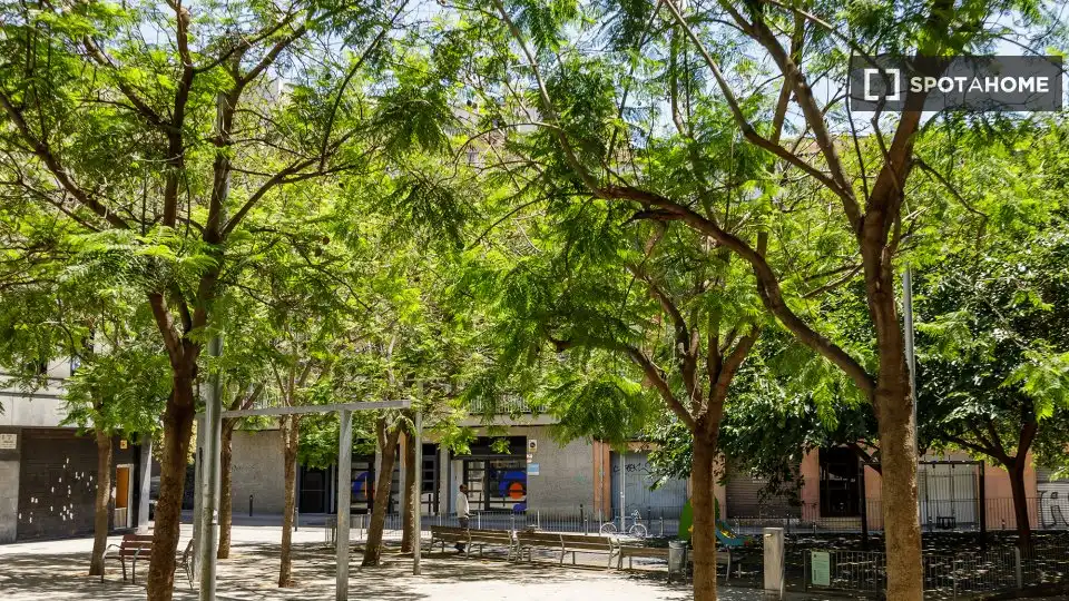 Vista exterior de Pis de lloguer en L'Hospitalet de Llobregat amb Aire condicionat, Calefacció i Moblat