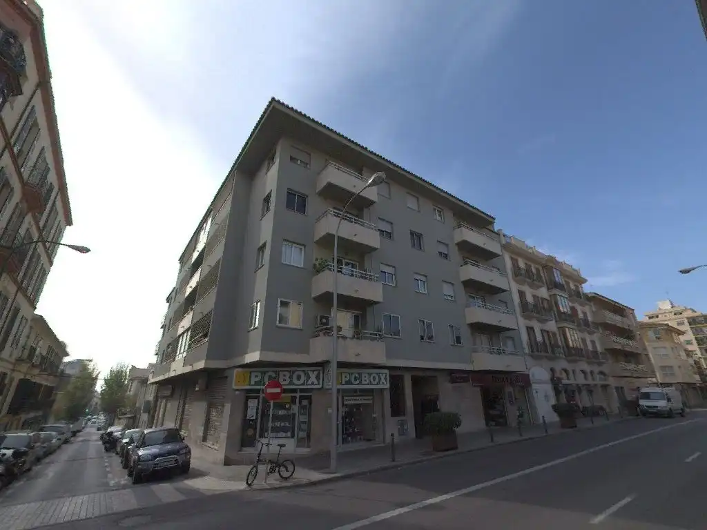 Flat with terrace for sale in Carrer de Caro 9