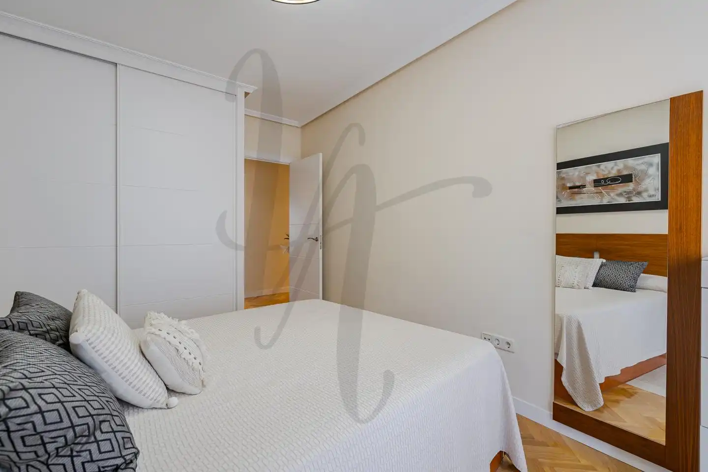 Schlafzimmer von Wohnung zum Verkauf in Madrid mit Klimaanlage, Heizung und Parkett