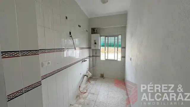 Kitchen of Flat for sale in Palma del Río  with Air Conditioner, Storage room and Balcony